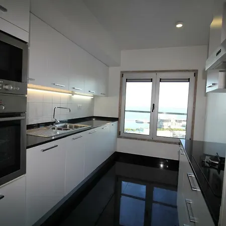 Gare Oriente Modern T2 Apt With 180 River View 公寓 *
